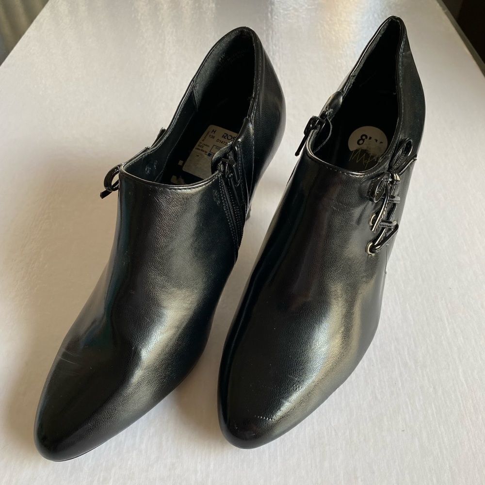 IMPO Black Faux Leather Heels Size 8W